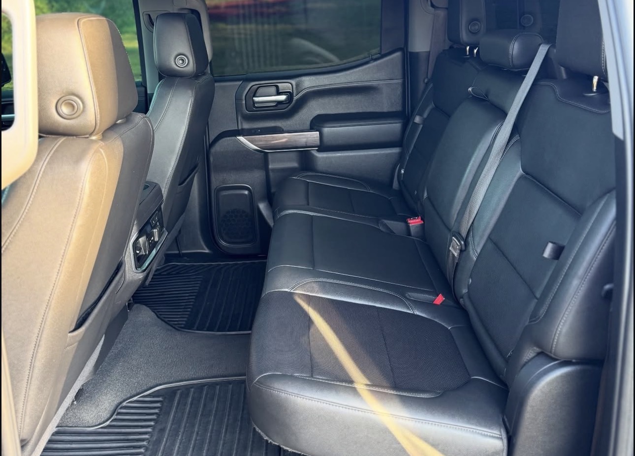 Chevrolet  Silverado LTZ - Foto 8