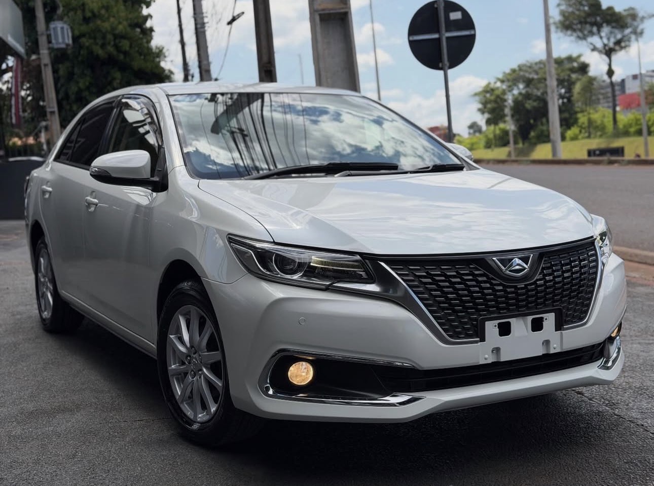 Toyota  Allion - Foto 2