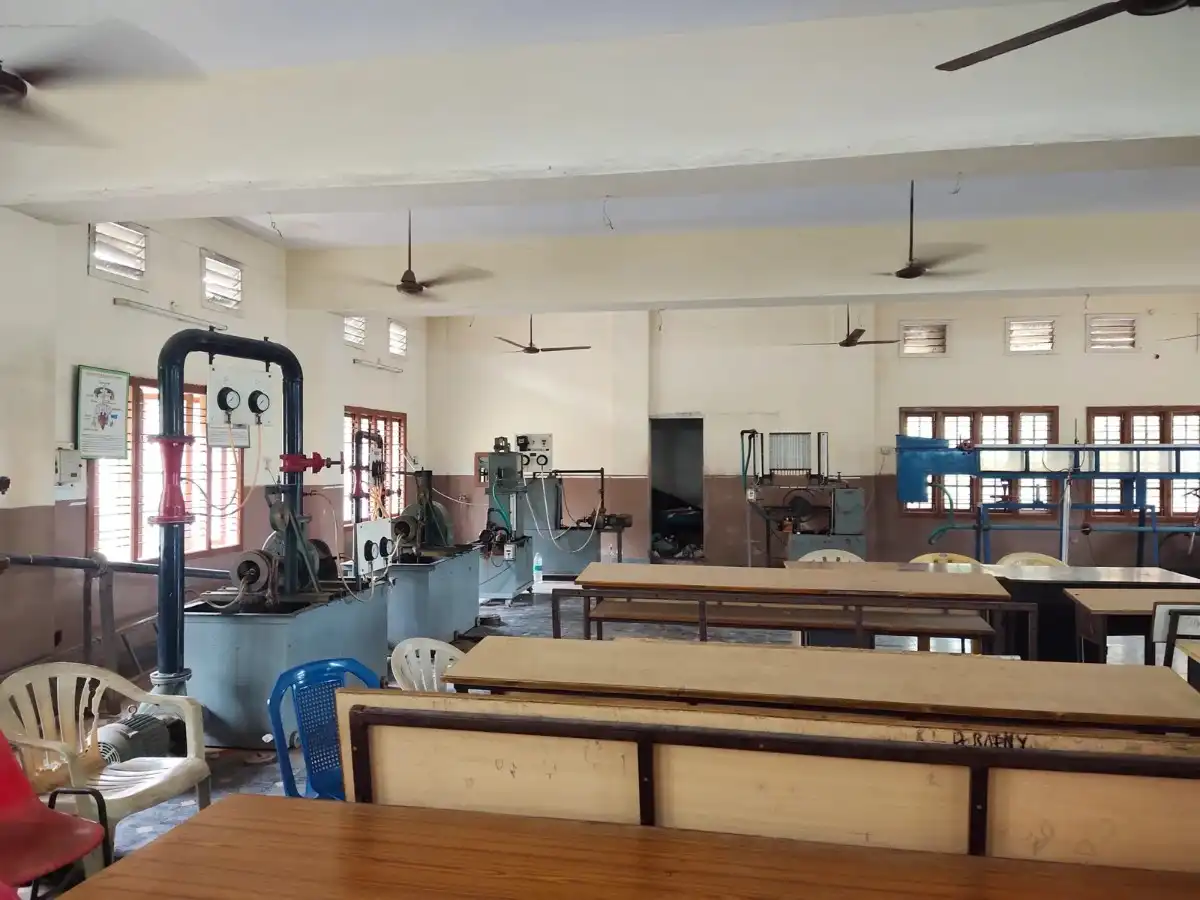 Hydraulics Lab Photo 2