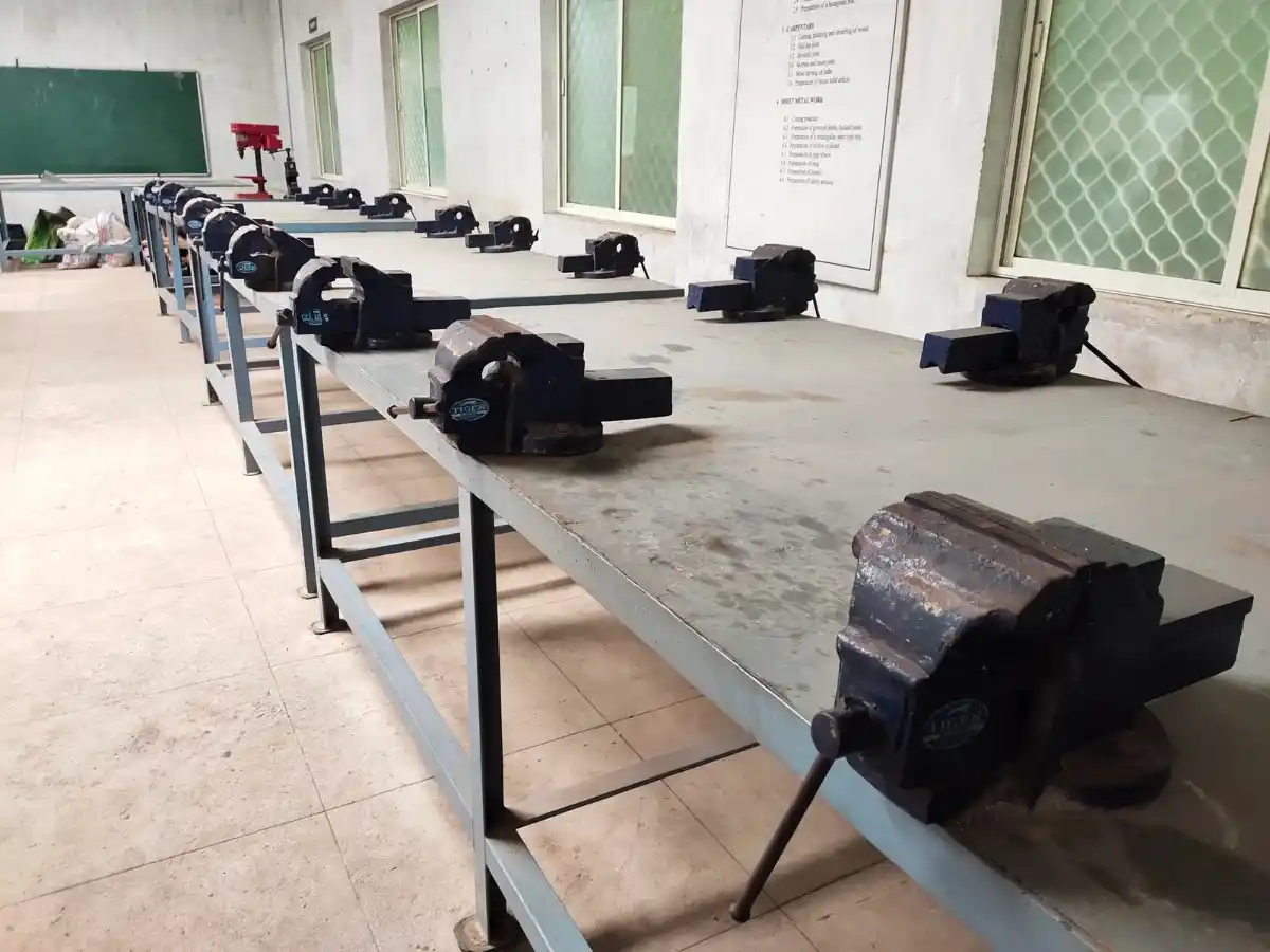 Work Shop Lab 1 Photo 3