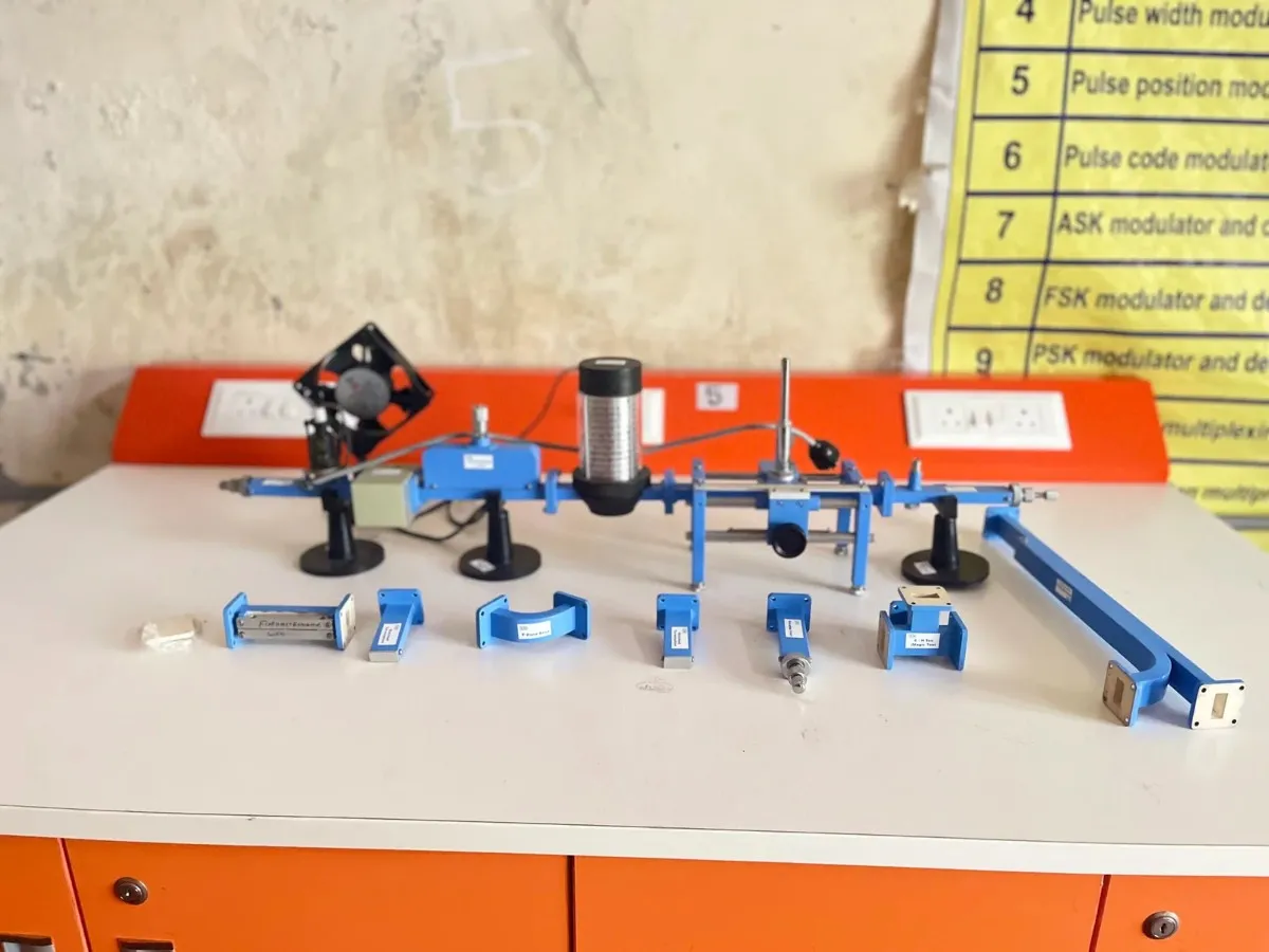 AC, DC & Micro Wave Lab Photo 2