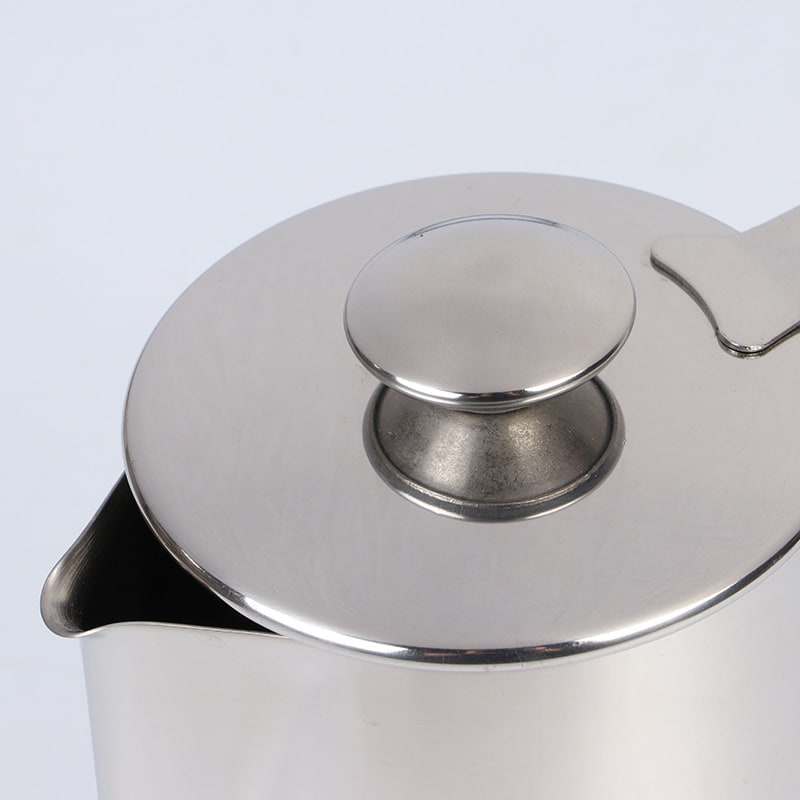 Stainless Steel Milk Frothing Pitcher with Lid from RUITONGS (1)