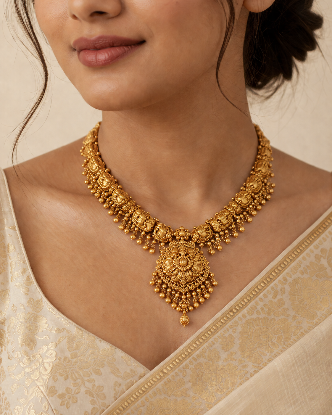 Traditional gold necklace
