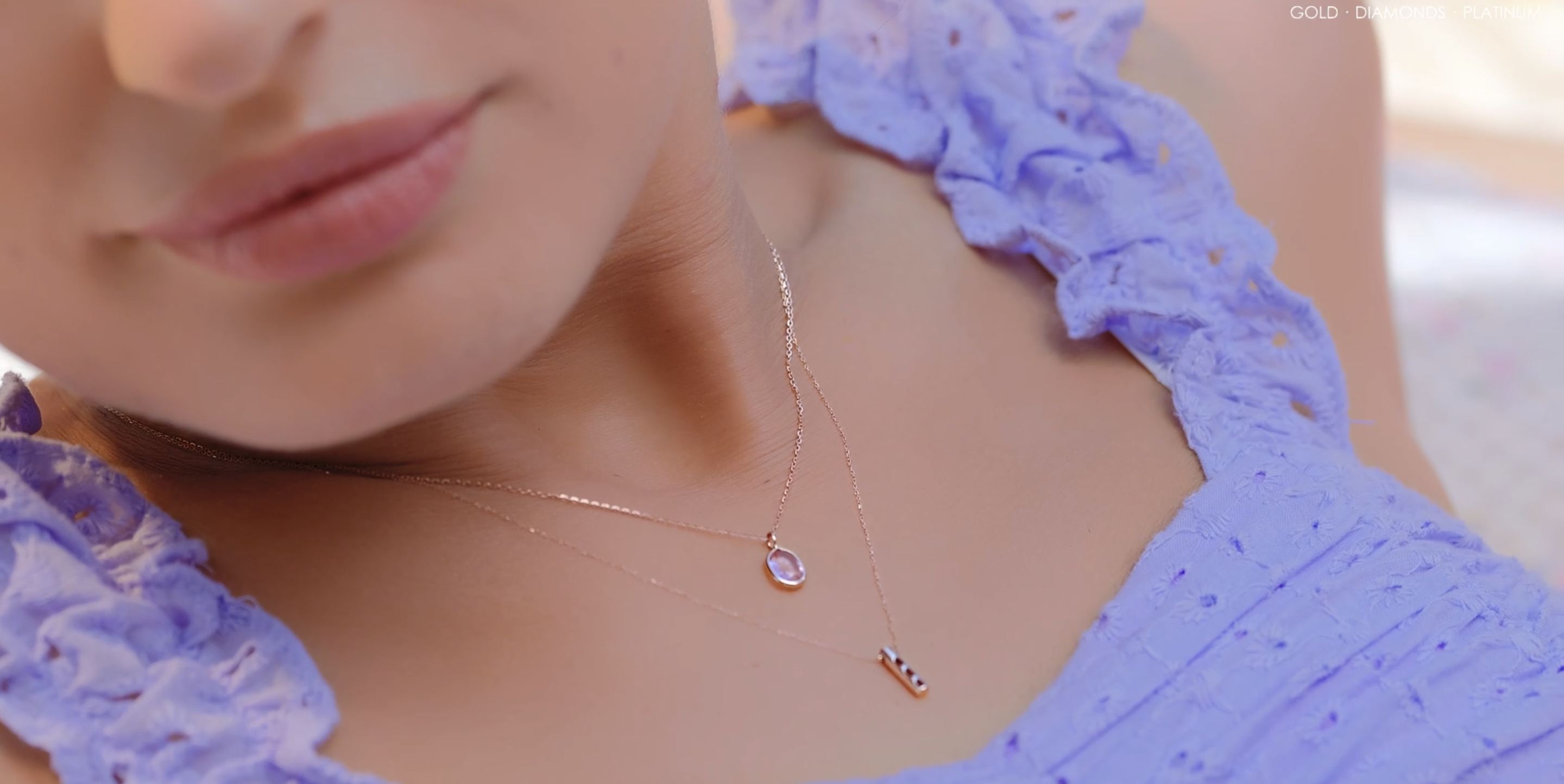 Delicate pendant necklace