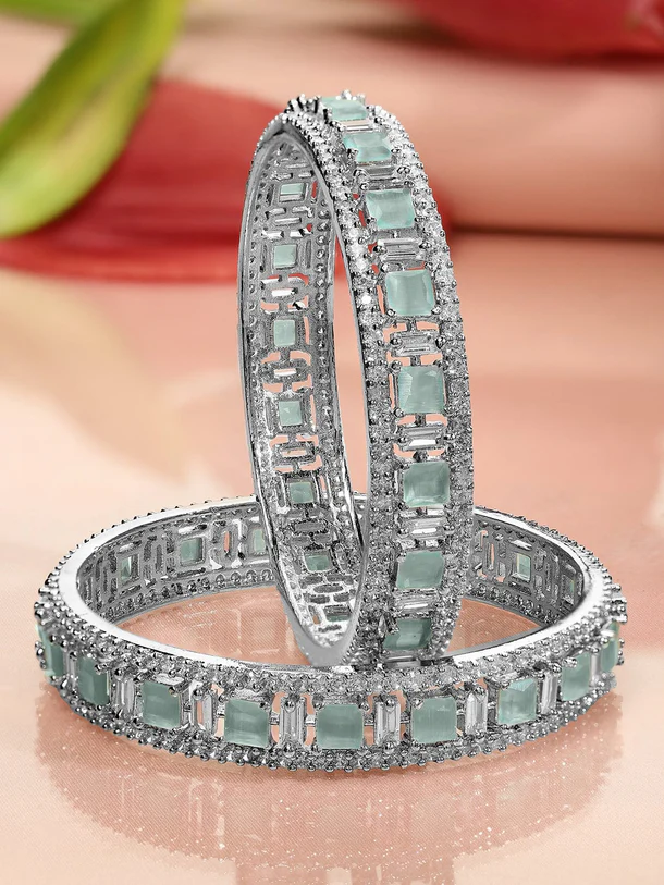 Solitaires