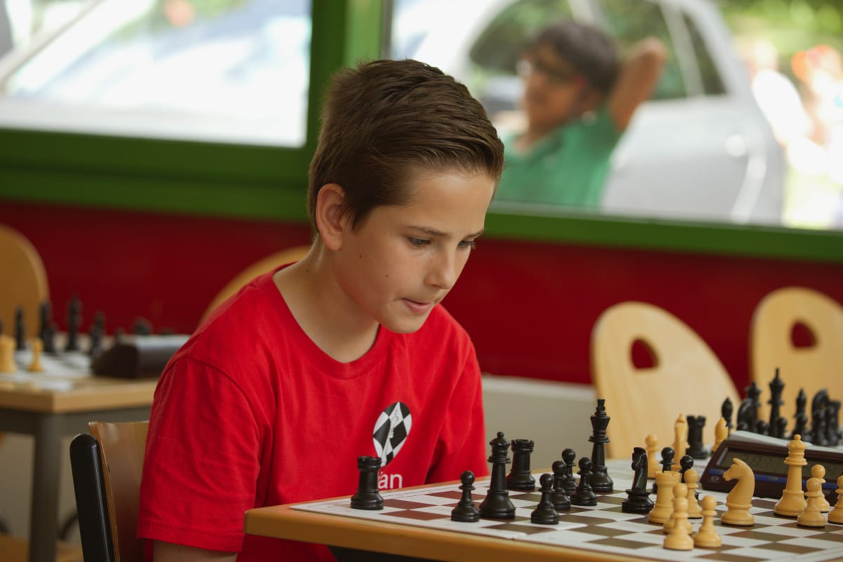 Kristian Kaesewinkel gewinnt souverän die U12. Die Kaesewinkel Brüder waren beim Hohenlimburger Jugendopen nicht zu stoppen. Bild von Theresa Reitz.