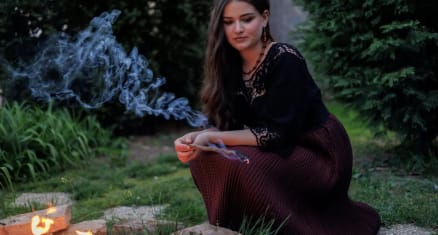 Sza­ba­dos Tün­de: Ég a me­ző – Te­ma­ti­kus nép­ze­nei kon­cer­tek