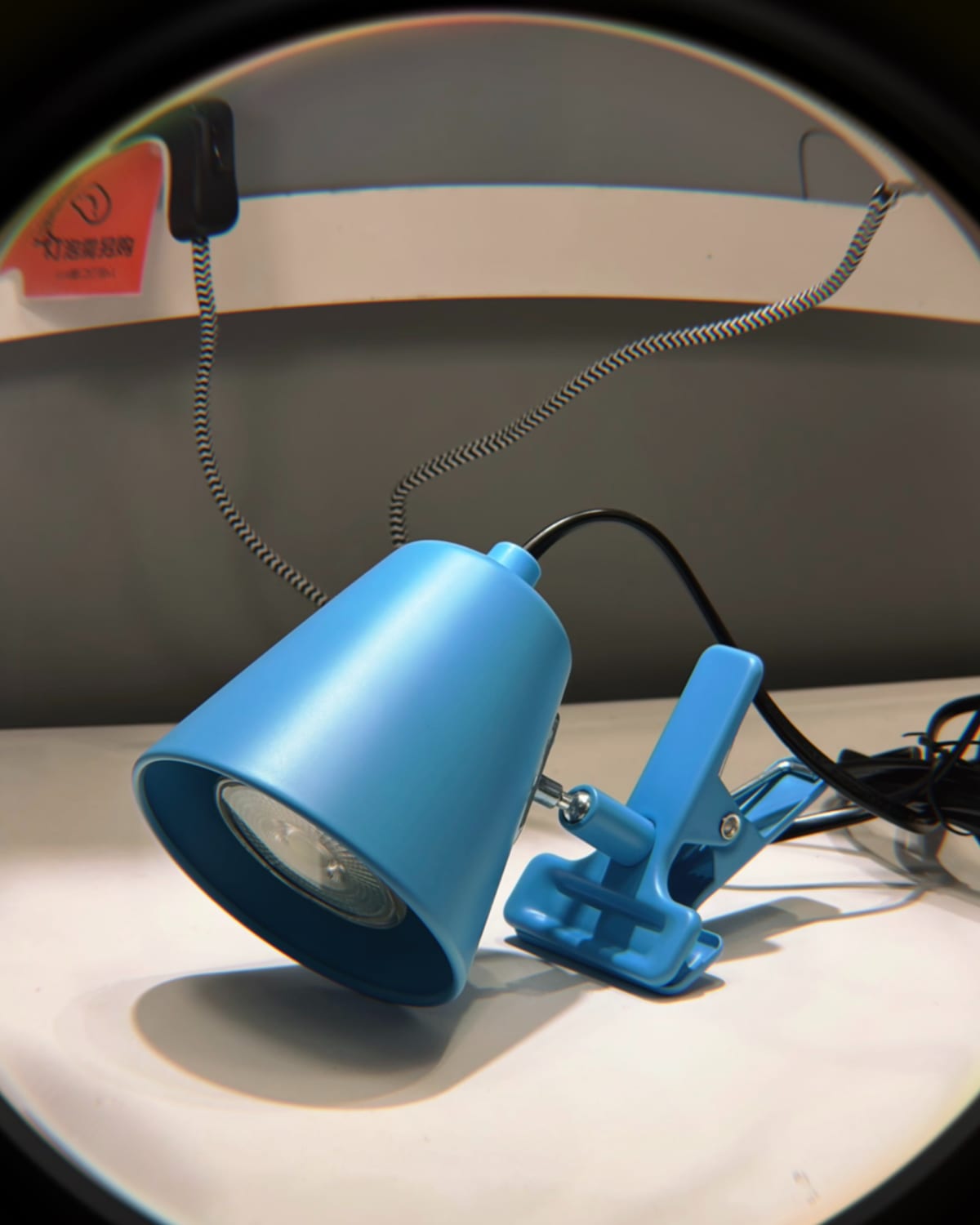 Blue LED Clip-on spotlight — Photograph 7 of 13