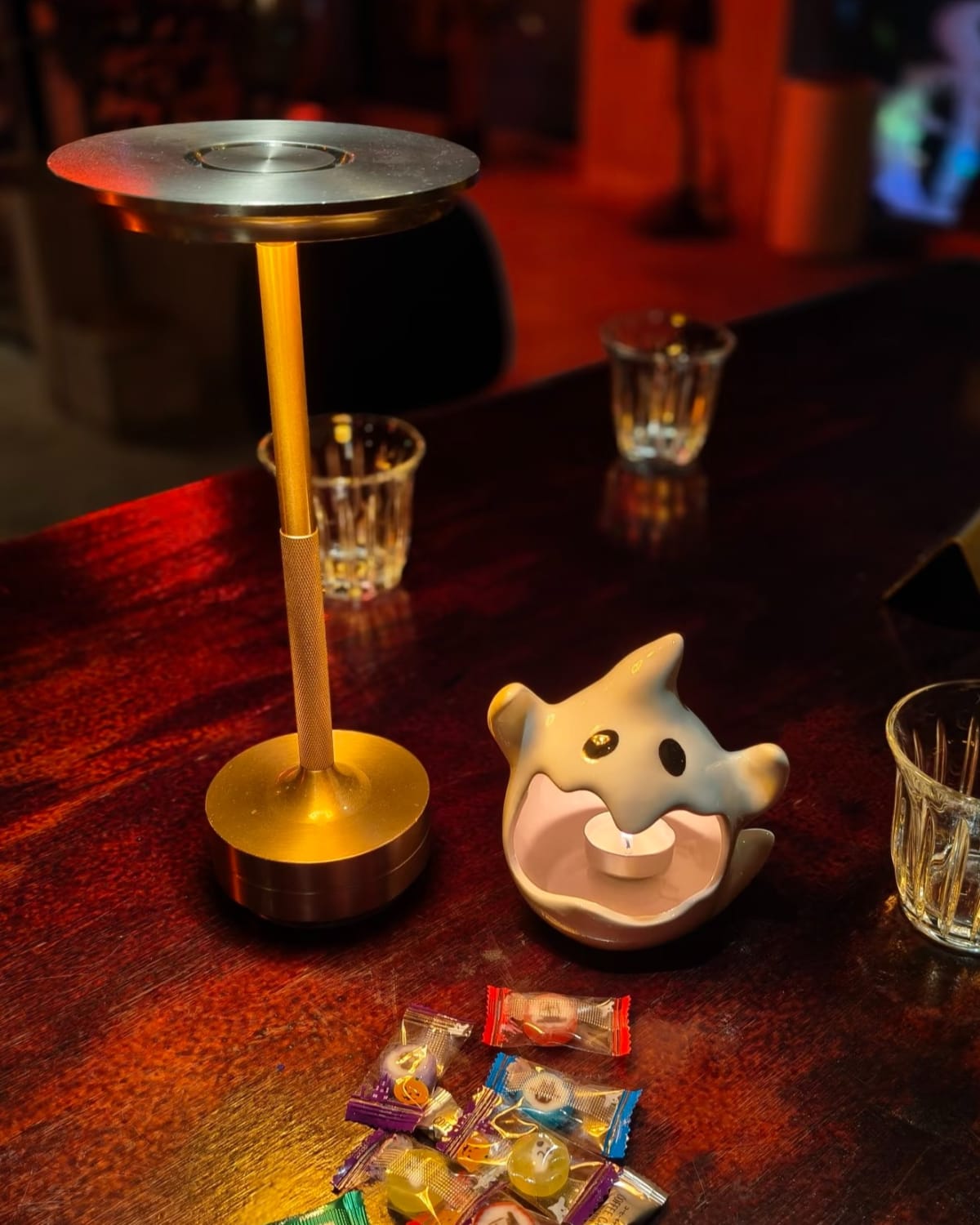 'Back to 90s'  Bar table lamp — Photograph 8 of 14