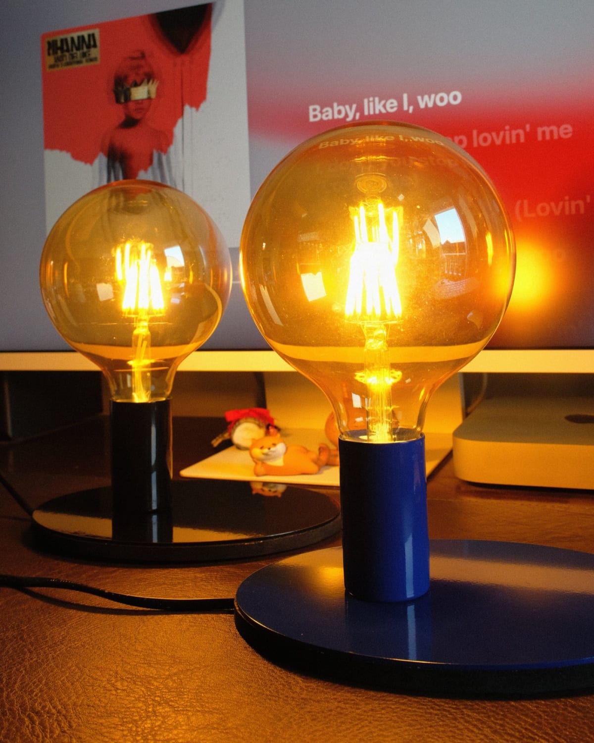 Tungsten lamp — Photograph 3 of 6