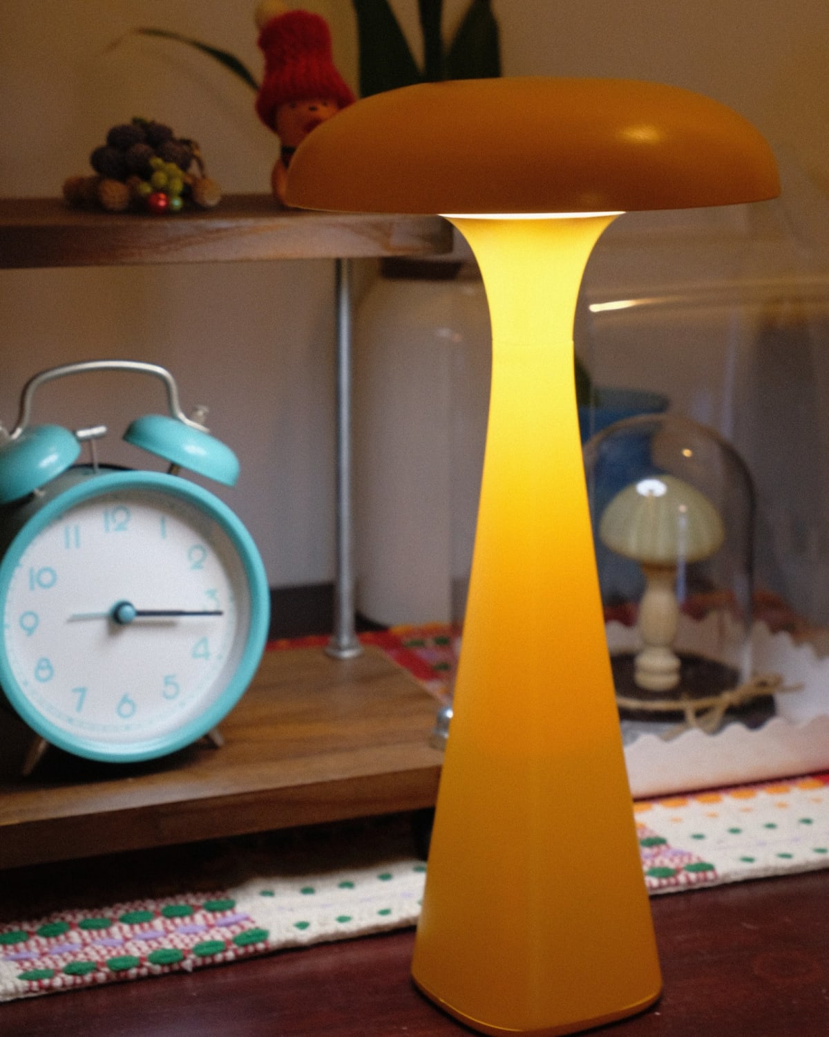Jellyfish table lamp — Photograph 10 of 17