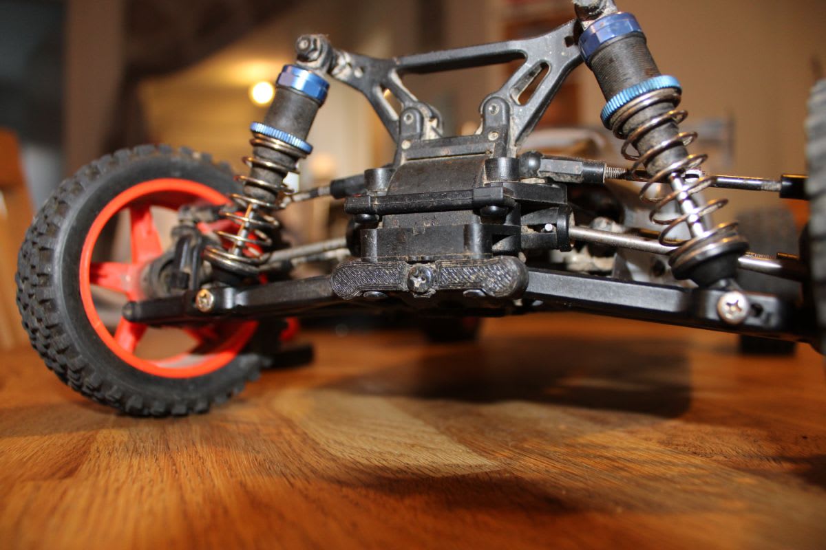 Réparation voiture télécommande - Création impression 3D sur mesure Koncept3D - Pièce de réparation indisponible dans le commerce