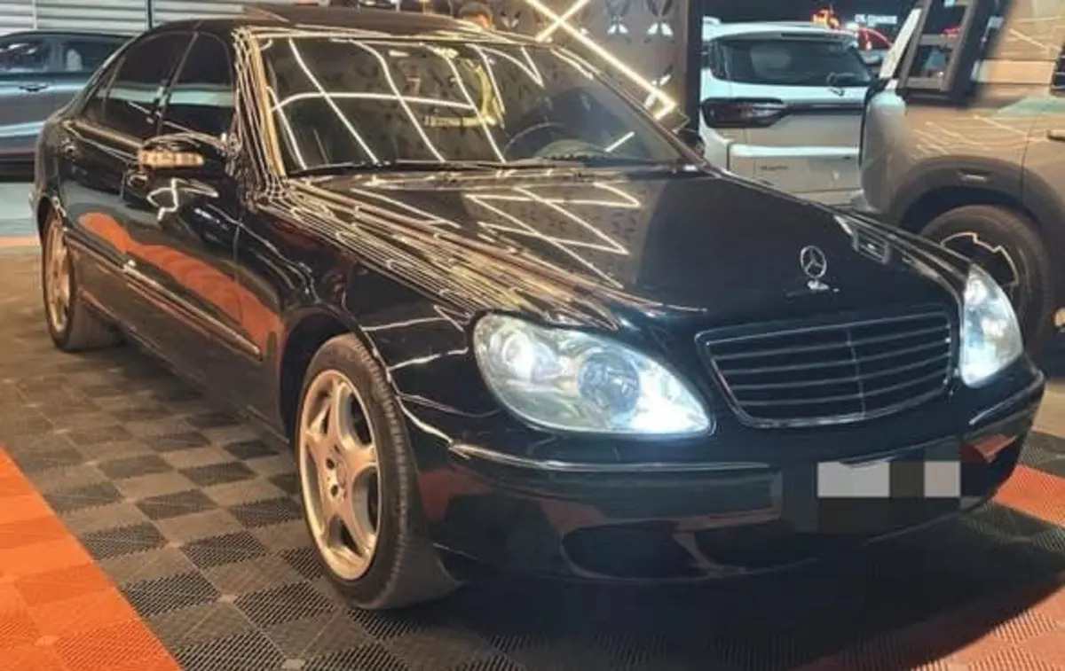 مرسيدس بنز الفئة S 2000
