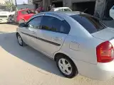 هيونداي فيرنا 2008 - صورة 2