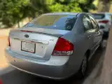 كيا سيراتو 2007 - صورة 2