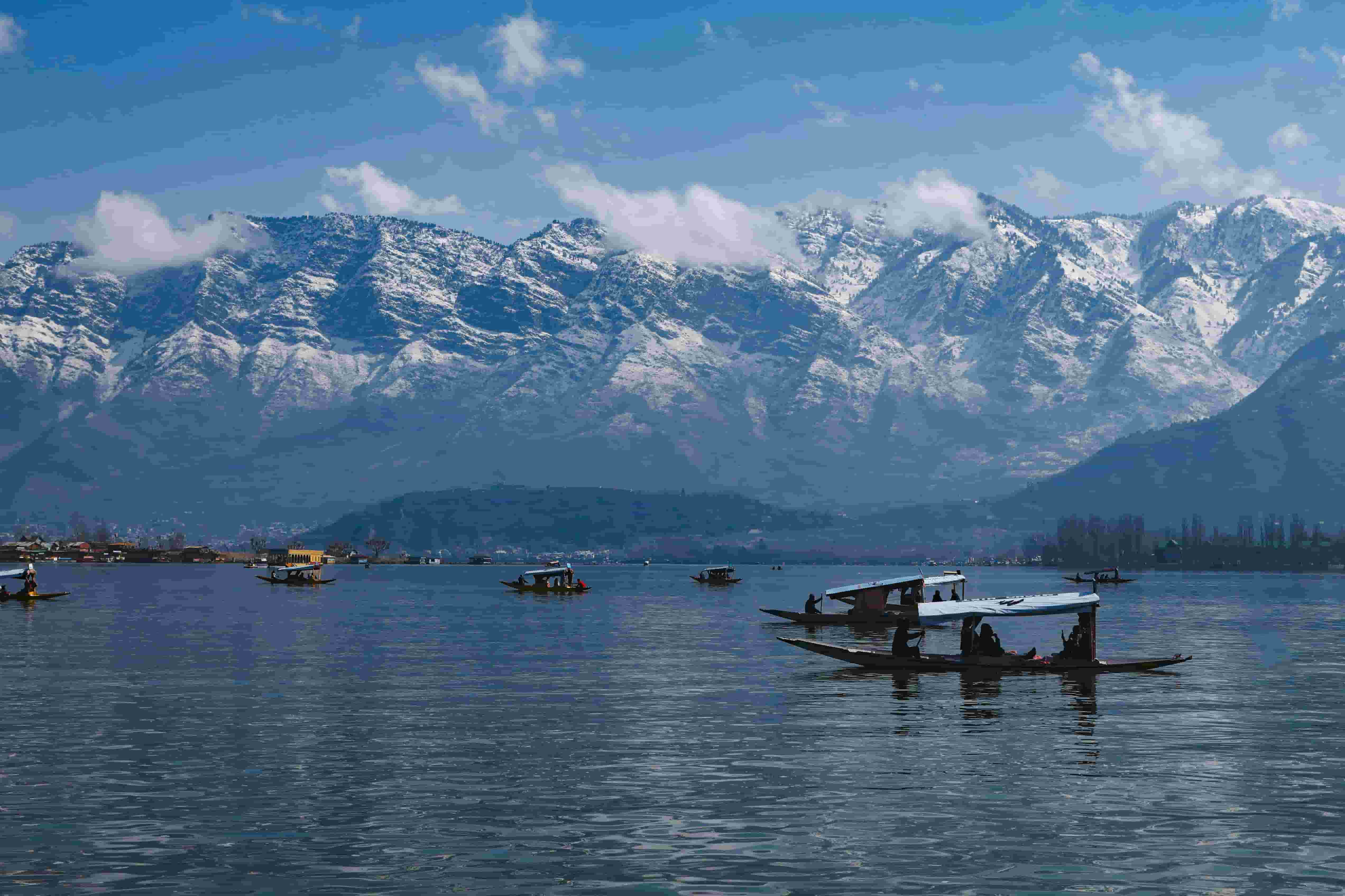 Magical Kashmir Getaway: 4N 5D Scenic Tour with Houseboat Experience - 2