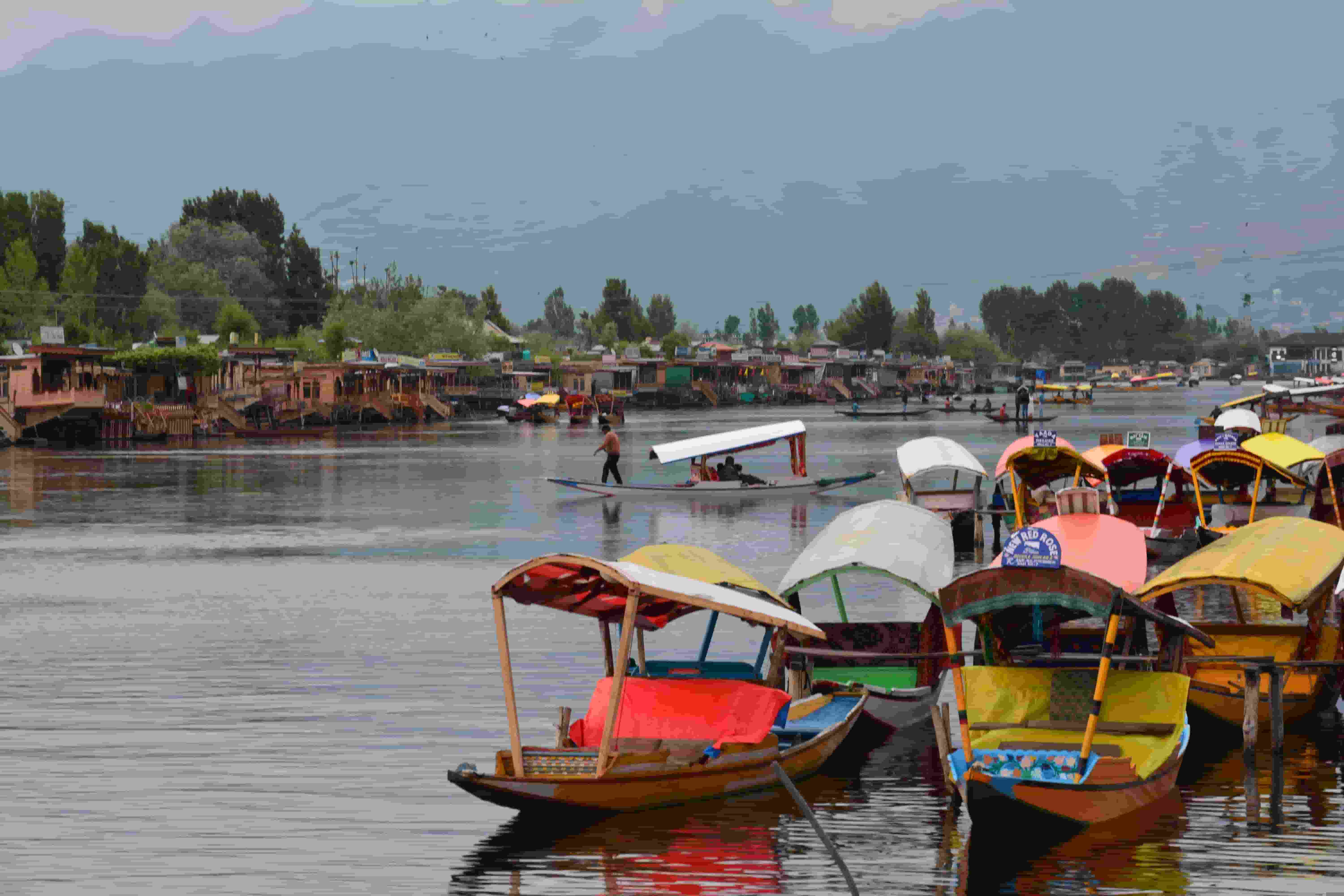 Magical Kashmir Getaway: 4N 5D Scenic Tour with Houseboat Experience - 5
