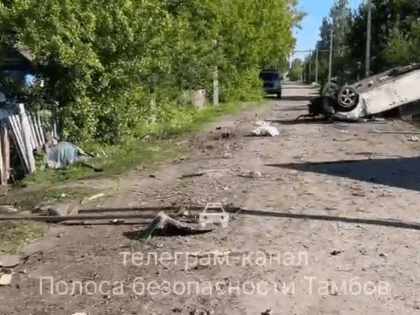 В Токарёвке пьяный водитель на легковушке врезался в столб: есть пострадавшие