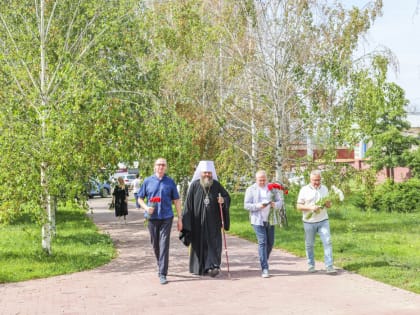 Митрополит Феодосий совершил заупокойную литию по бывшему главе Тамбовской области О.И. Бетину