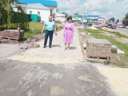 В Сосновке благоустраивают общественную территорию