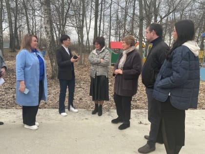 Наталья Солдатенкова, активист городского отделения партии «Единая Россия» презентовала свой проект «Аудиогид. История Ахлябиновской рощи»