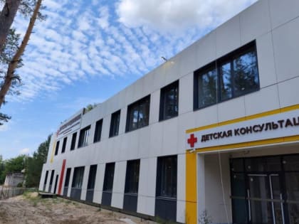 Строительство нового корпуса детской больницы в Новоайдаре завершится скоро