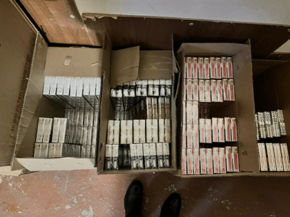 Тамбовские полицейские изъяли контрафактные сигареты на складе