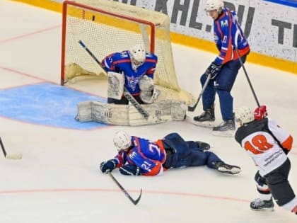 Команда Капитан проиграла в овертайме на Кубке главы Ступино по хоккею