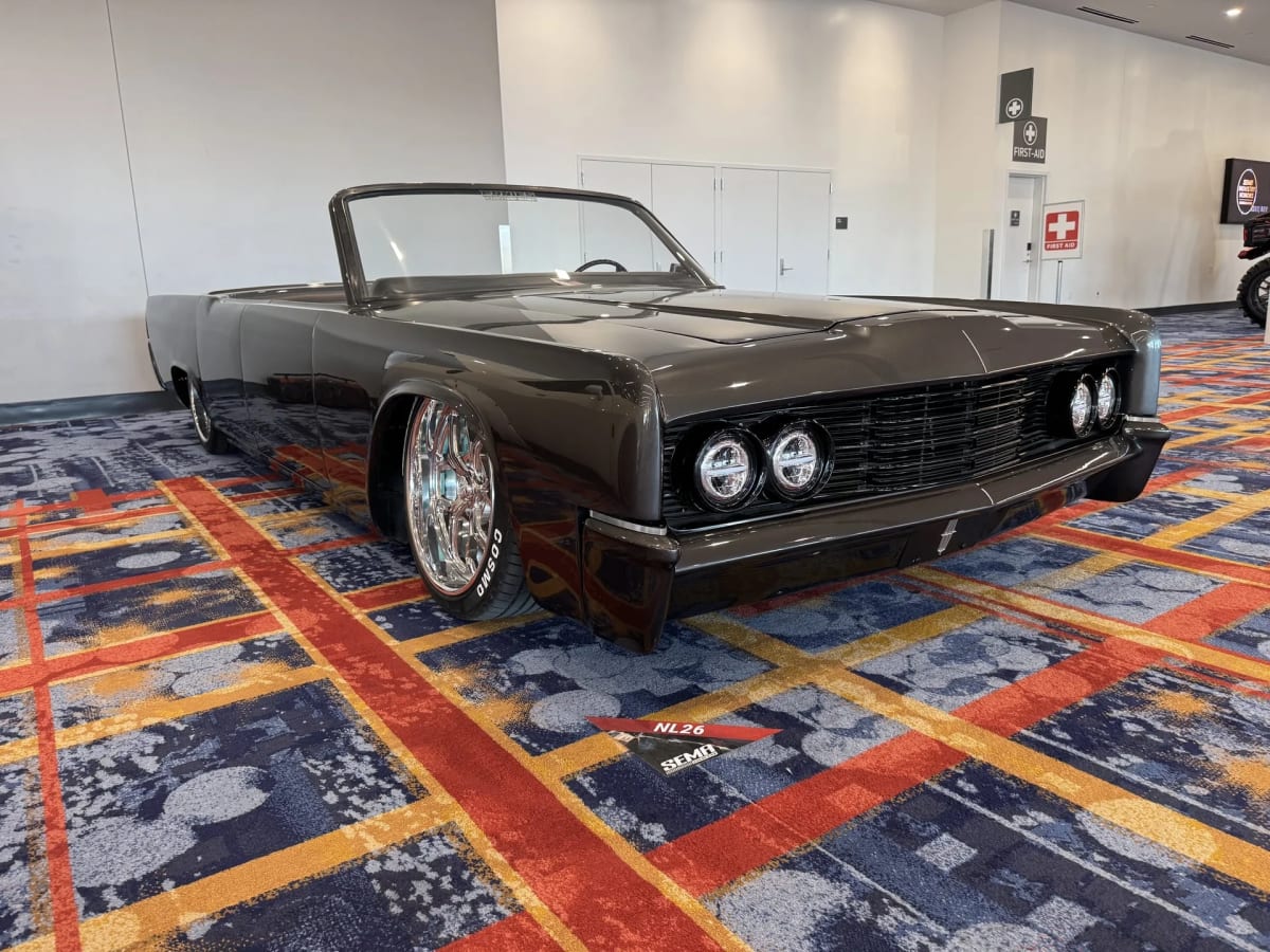 Lincoln Continental custom build by Ernie's Custom Shop, photo 9 of 9