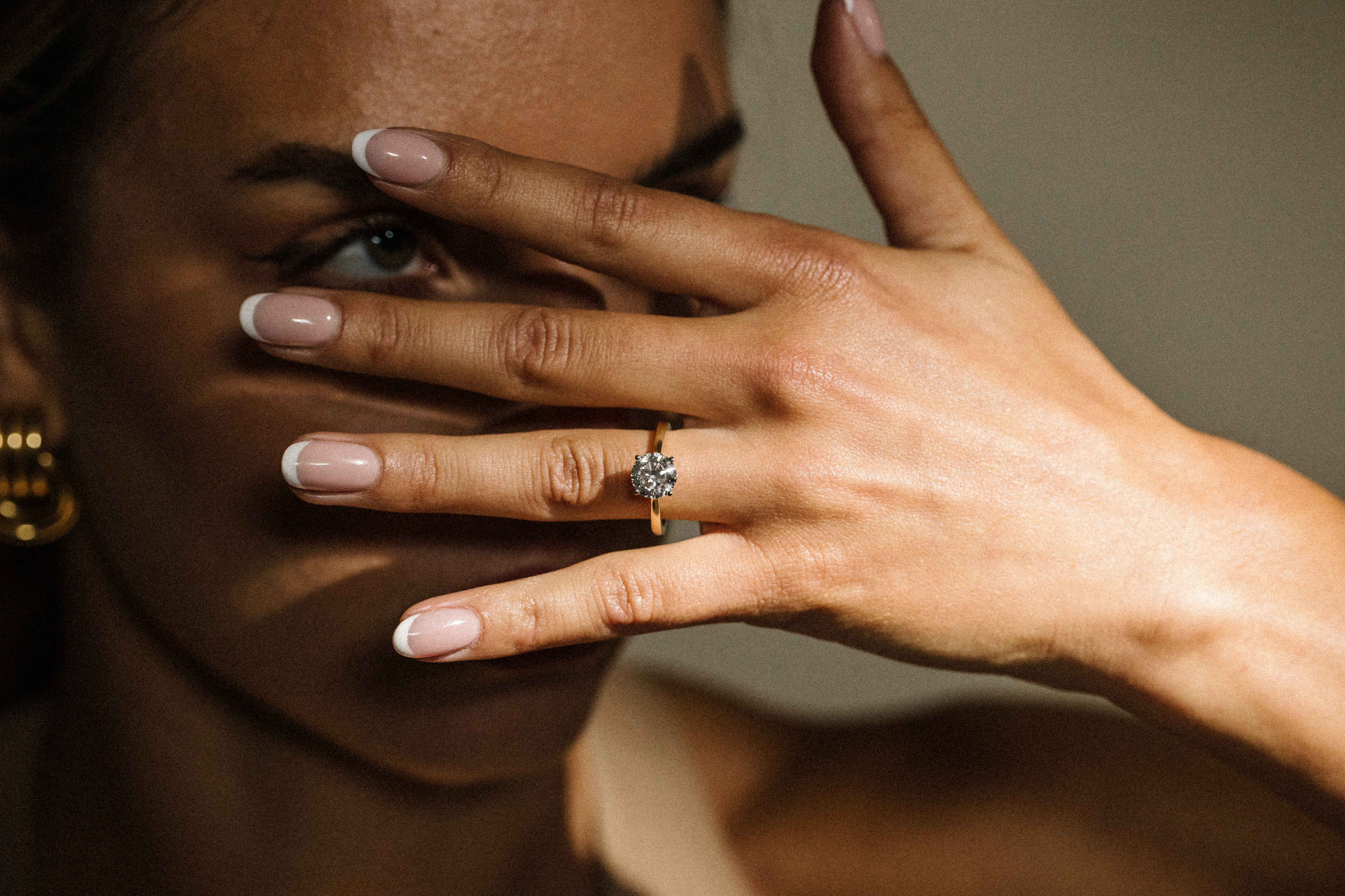 Era (Yellow Gold) worn on the hand