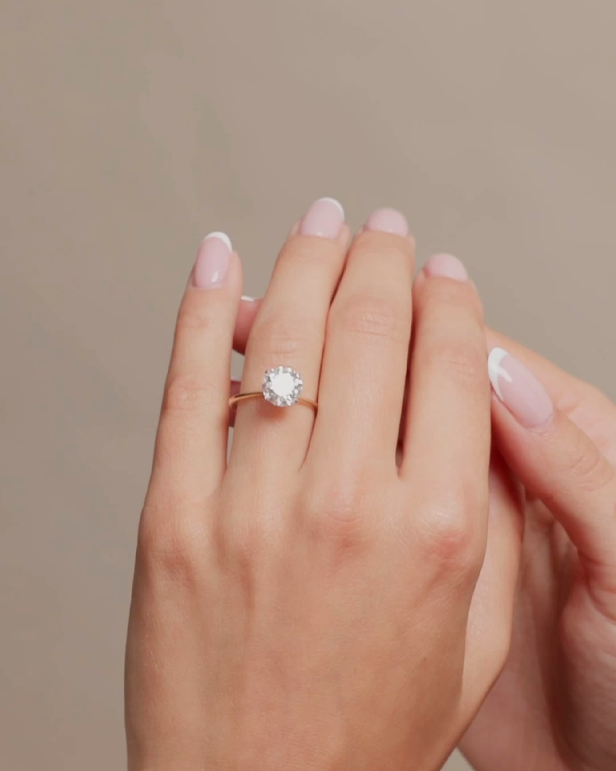 Ava ring, detail view