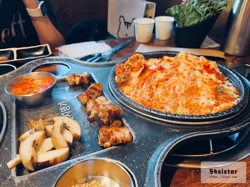 豬名家-韓式烤肉-SEOUL-弘大站-首爾-韓國-餐廳-延南洞美食-豬頸肉-豬五花-韓式泡菜-韓國旅行-自由行-首爾自助旅行-弘大烤肉-蒸蛋-弘大美食