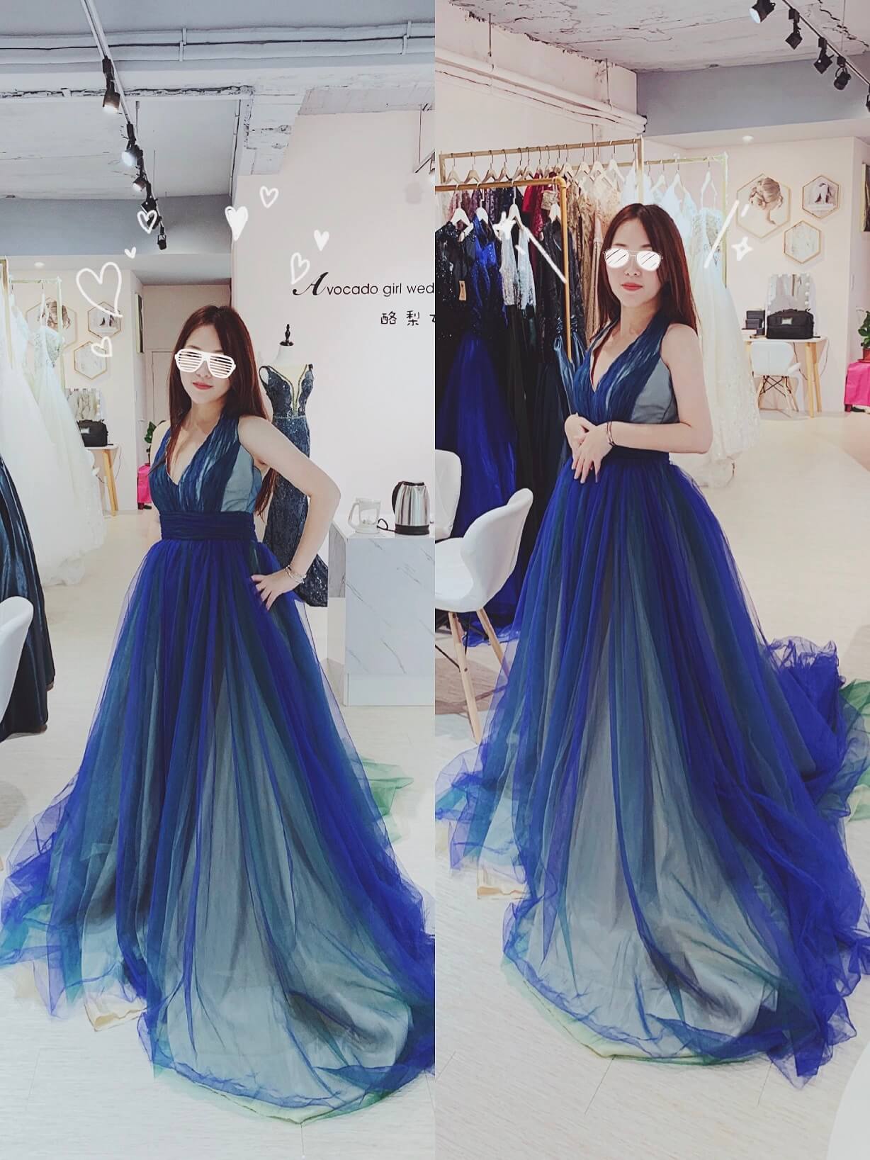 藍綠色繞頸禮服，Selena 最愛的一套（Photo by Selena）