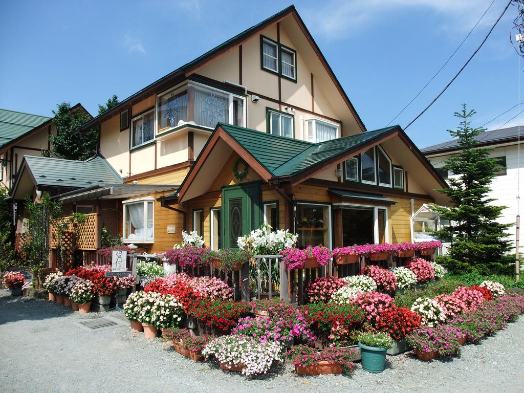 富士山河口湖畔小木屋民宿