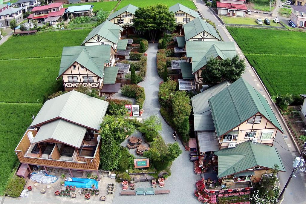小木屋民宿全景-新倉山淺間神社-河口湖櫻花-Lake Villa Kawaguchiko-河口湖-富士山-日本-民宿-別墅-湖畔別墅-卡瓦吉斯克酒店-飯店-自助-賞櫻-櫻花
