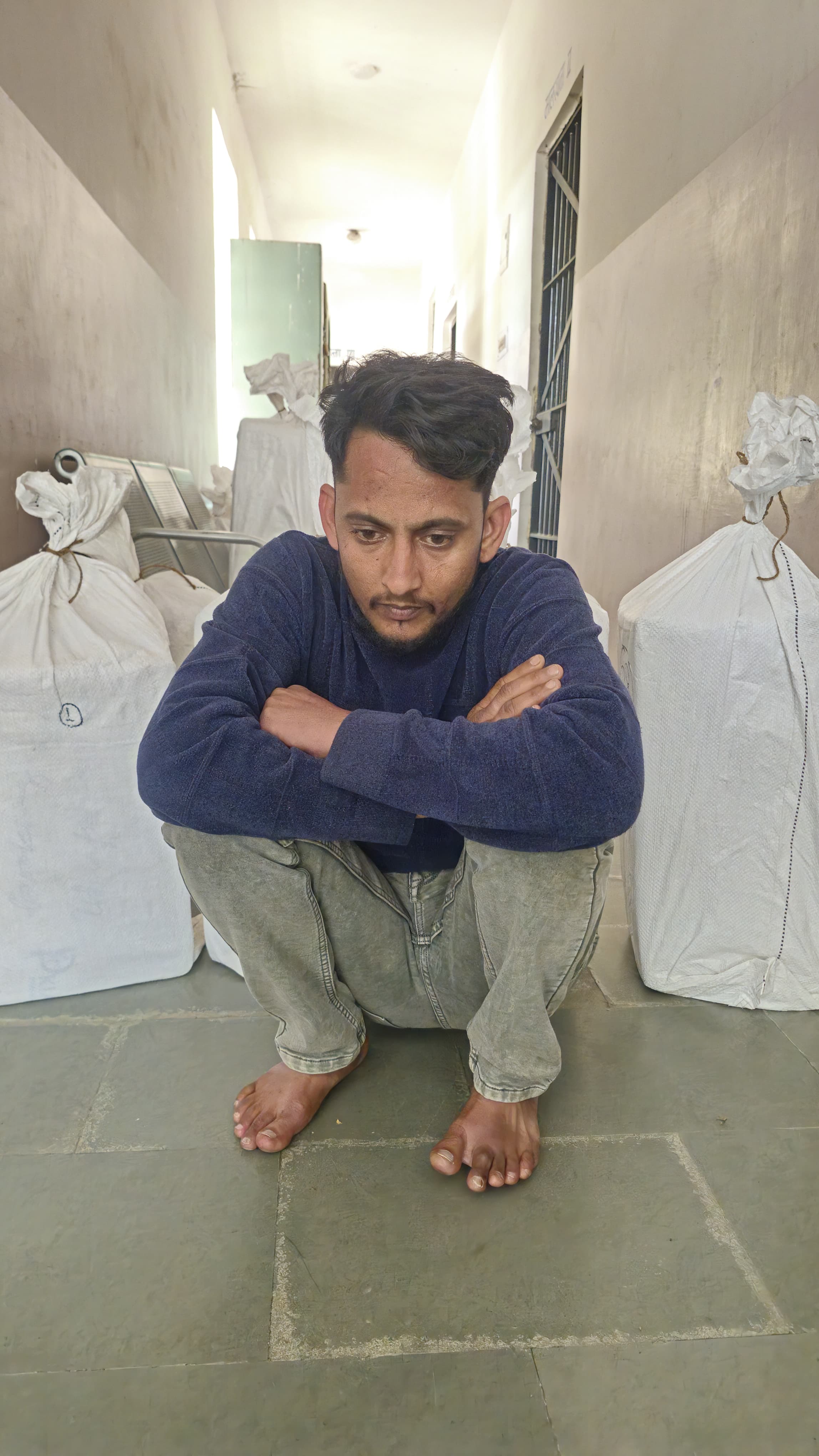  पुलिस ने नशीली दवाइयों की बड़ी खेप पकड़ी, बिना परमिशन ग्रामीण इलाकों में हो रही थी सप्लाई