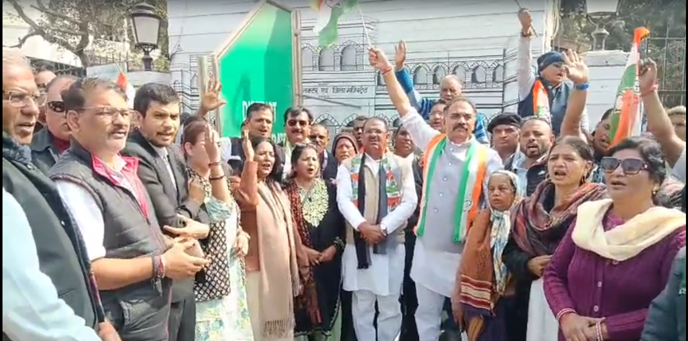 हमलावर राजनीतिक पार्टी,विधायक और पुलिस पर मिलीभगत के लगाये आरोप