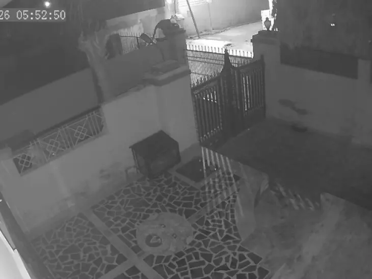 उदयपुर में घर के एंट्री प्वॉइंट पर आया लेपर्ड