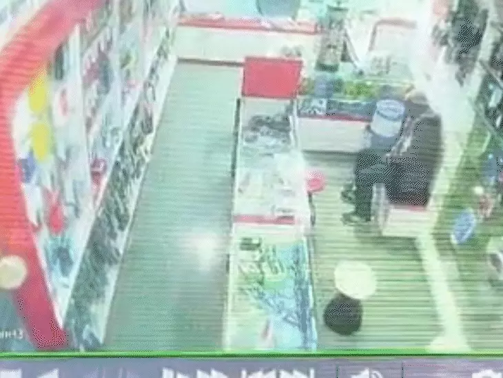 शॉप पर बैठे टेंपो चालक की साइलेंट अटैक से हुई मौत