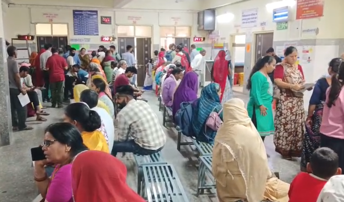 मौसम के यू-टर्न से बढा वायरल का प्रकोप, एमबी अस्पताल में लगी मरीजों की कतारे