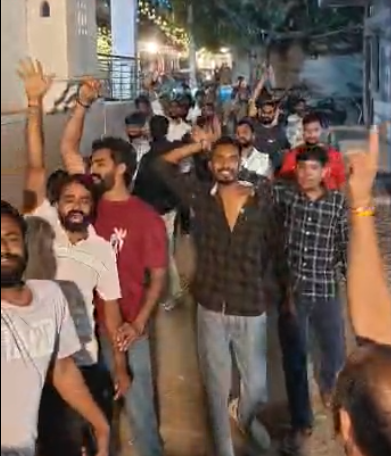 भजन संध्या के दौरान हुआ भारी हंगामा, छोटू सिंह रावणा के खिलाफ सड़क पर उतरे रवींद्र सिंह भाटी के समर्थक