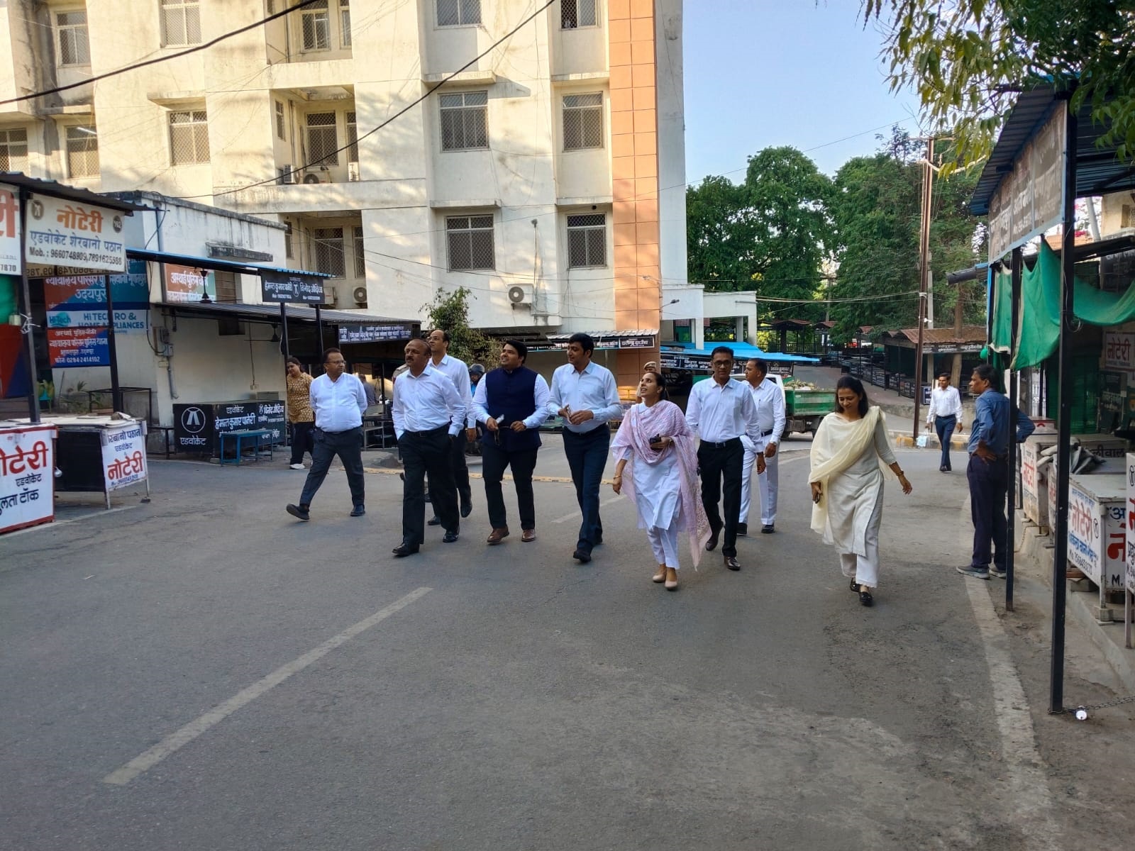 पीएम मोदी की अपील का दिखा असर, जिला एवं सेशन न्यायाधीश ने पैदल कोर्ट पहूंच कर दिया ईधन बचाने का संदेश