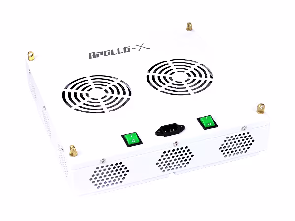 vierkante full-spectrum LED kweeklamp 224 watt voor groei en bloei belicht 80x80 cm vierkante full-spectrum LED kweeklamp 224 watt voor groei en bloei belicht 80x80 cm