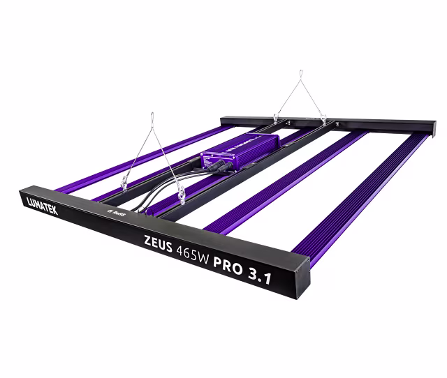 Rechthoekige zwarte LED kweeklamp 465 watt met 3.1 µmol/J efficiëntie voor 120x120 cm belichting Rechthoekige zwarte LED kweeklamp 465 watt met 3.1 µmol/J efficiëntie voor 120x120 cm belichting