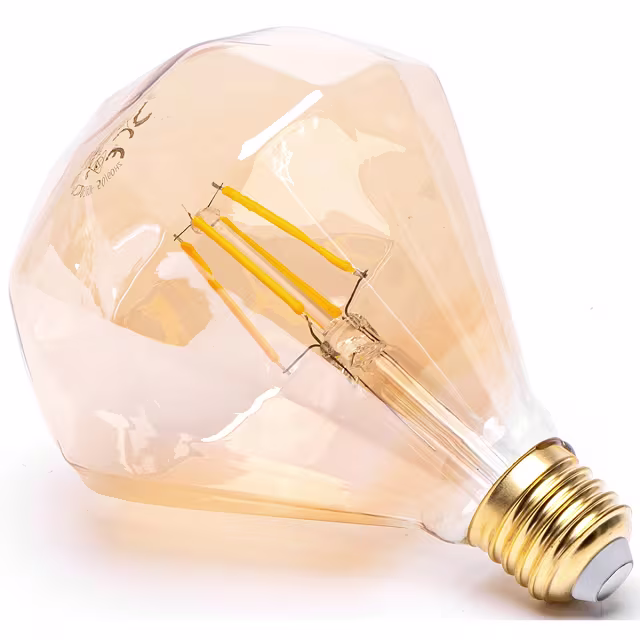 Matwitte C37 LED lamp met E27 fitting 4W vermogen en warm wit licht van 1800K, 320 lumen Matwitte C37 LED lamp met E27 fitting 4W vermogen en warm wit licht van 1800K, 320 lumen