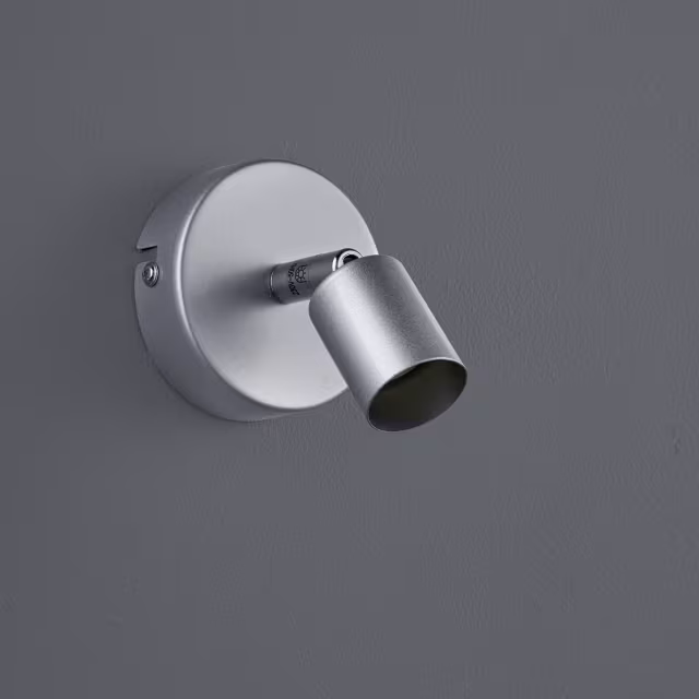 Moderne mat titaan LED wandlamp van aluminium met GU10 fitting en maximaal 35W vermogen Moderne mat titaan LED wandlamp van aluminium met GU10 fitting en maximaal 35W vermogen