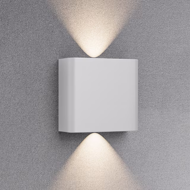 Witte LED wandlamp 2W met verstelbare up/down lichtbundel en koel wit licht 6000K IP65 Witte LED wandlamp 2W met verstelbare up/down lichtbundel en koel wit licht 6000K IP65