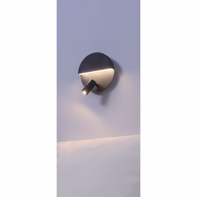 Mat zwarte LED wandlamp met 8W vermogen, 800 lumen en warm wit licht van 3000K, 2x richtbare spots Mat zwarte LED wandlamp met 8W vermogen, 800 lumen en warm wit licht van 3000K, 2x richtbare spots