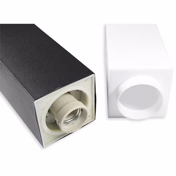 Staande vierkante buitenlamp van mat zwart RVS met E27 fitting en 65 cm hoogte voor LED verlichting tot 20W Staande vierkante buitenlamp van mat zwart RVS met E27 fitting en 65 cm hoogte voor LED verlichting tot 20W