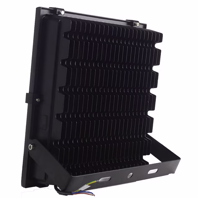 Waterdichte LED bouwlamp 150W met koud wit licht 6400K en hoge lichtopbrengst van 12750 lumen Waterdichte LED bouwlamp 150W met koud wit licht 6400K en hoge lichtopbrengst van 12750 lumen